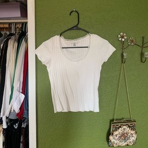 BRANDY MELVILLE T SHIRT